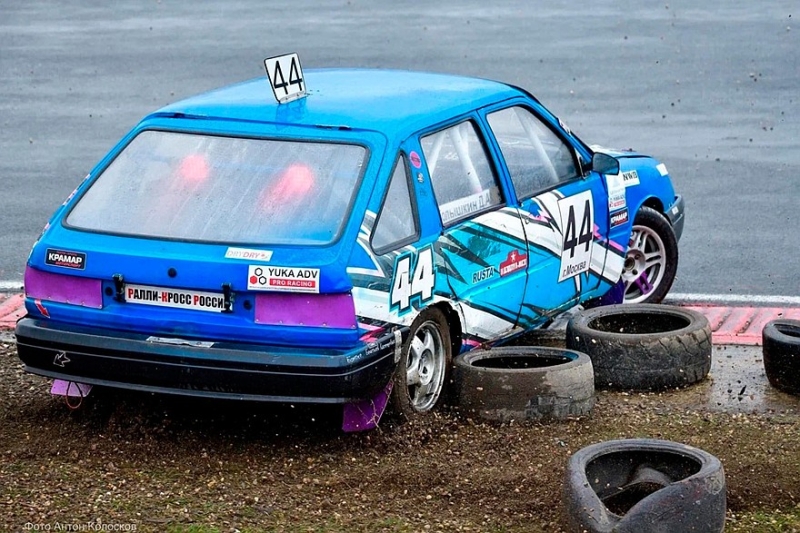 Холод и дождь: в Мячково прошло яркое открытие сезона, несмотря на непростые условия