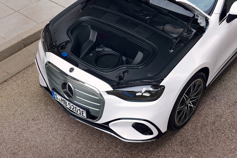 Как будто играет одна и та же пластинка: представлен Mercedes-Benz C-Class electric