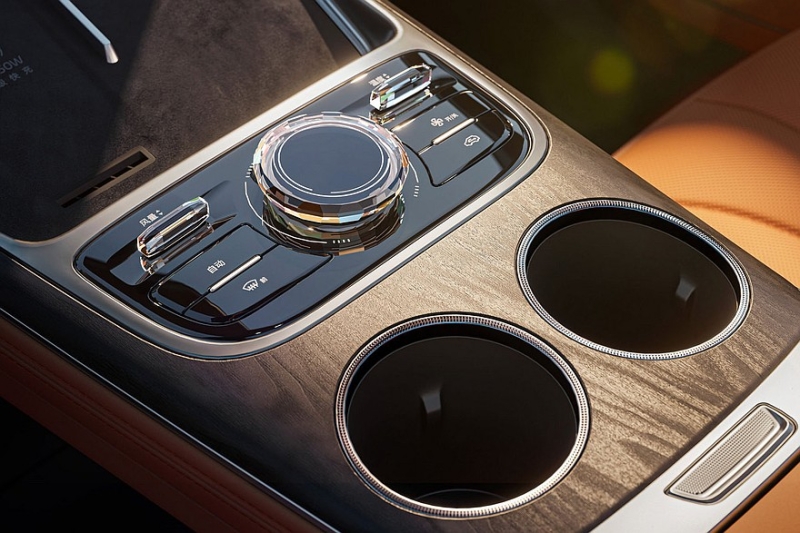 Кроссовер Geely Galaxy M7 выходит на рынок: комплектации и цены