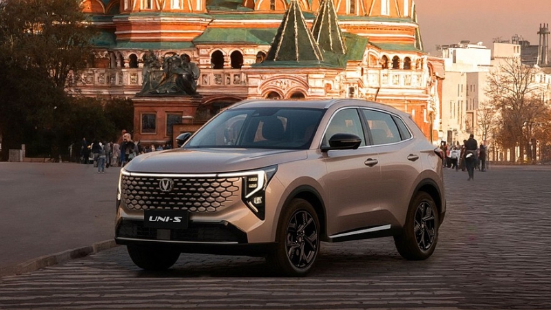 На российский рынок готовится выйти Changan Uni-S нового поколения