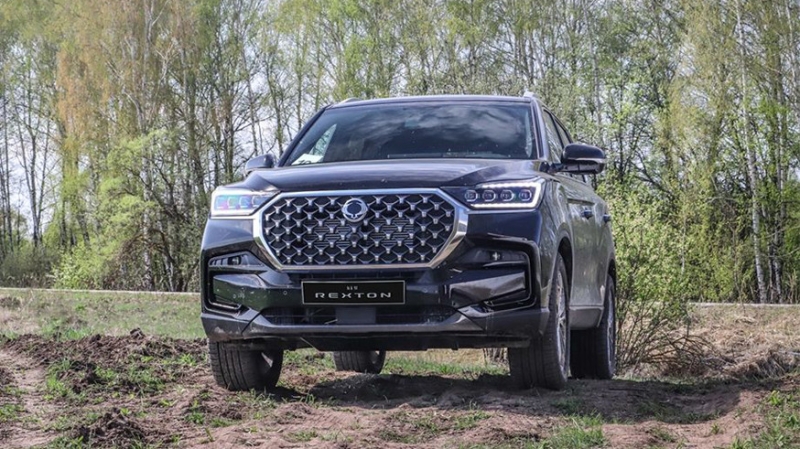 На российский рынок готовится выйти семиместный внедорожник KGM Rexton