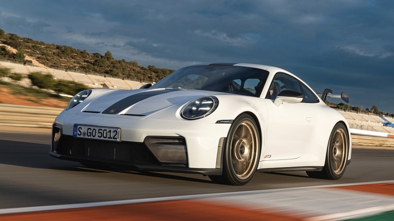 Porsche анонсировала особенно драйверский 911 — вероятно, GT3 Cabriolet