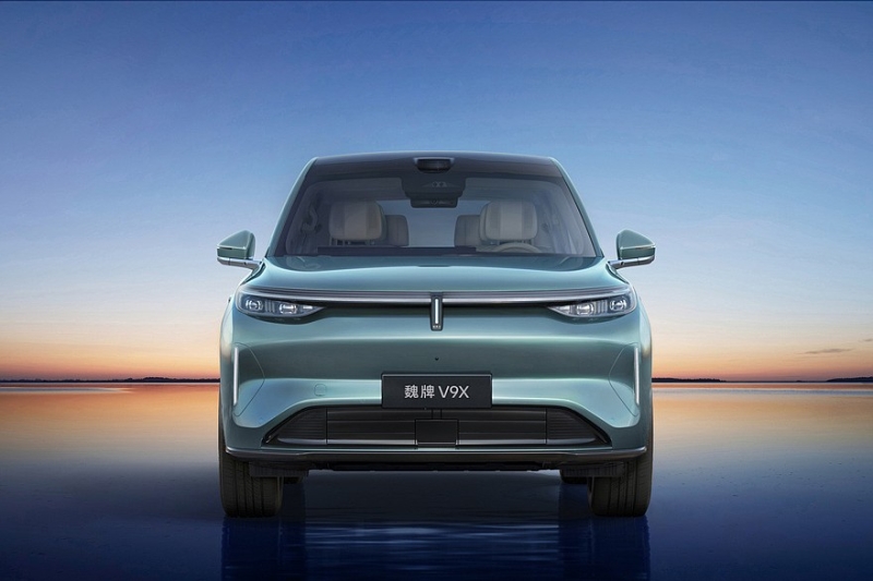 Роскошный кроссовер Wey V9X доступен к заказу: полный привод уже в базе и два варианта длины