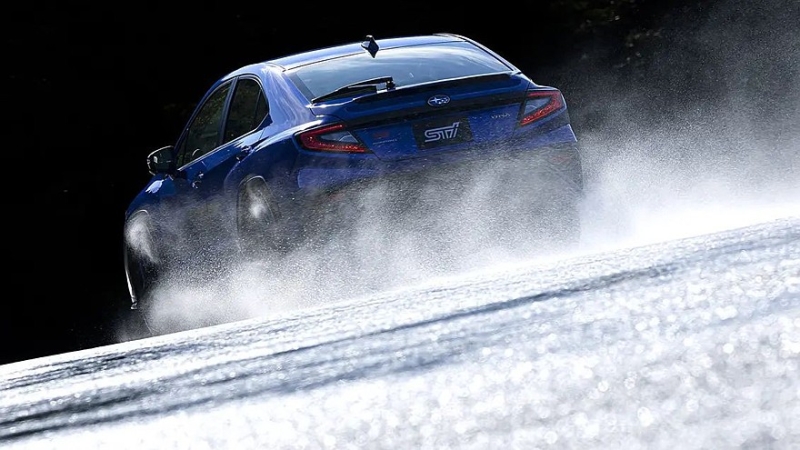 Спортседан Subaru WRX STI Sport# с механической коробкой вышел на домашний рынок