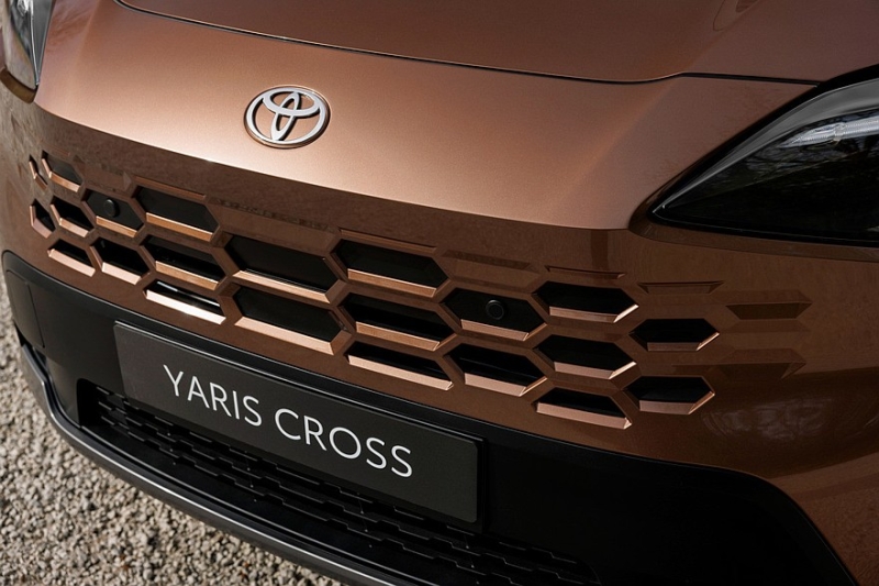 Toyota Yaris Cross обновился по подобию старших моделей