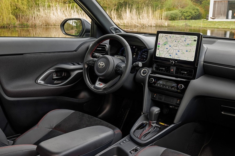 Toyota Yaris Cross обновился по подобию старших моделей