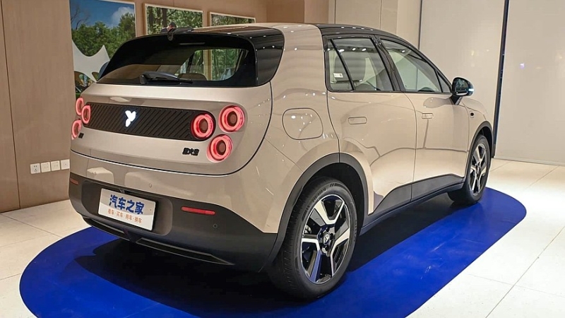 Успешный в Китае и забуксовавший в Европе хэтчбек Firefly обновлён через год после дебюта