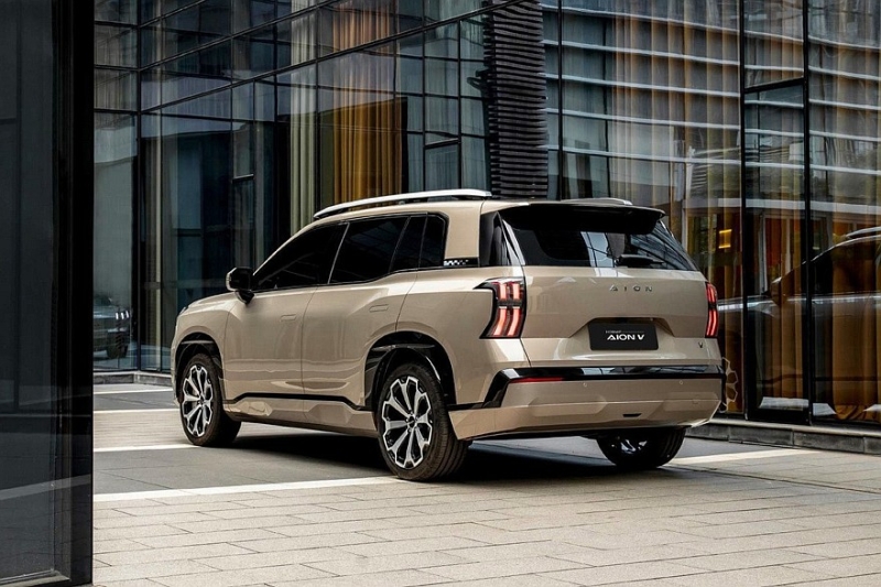 В России начались продажи нового кроссовера GAC Aion V