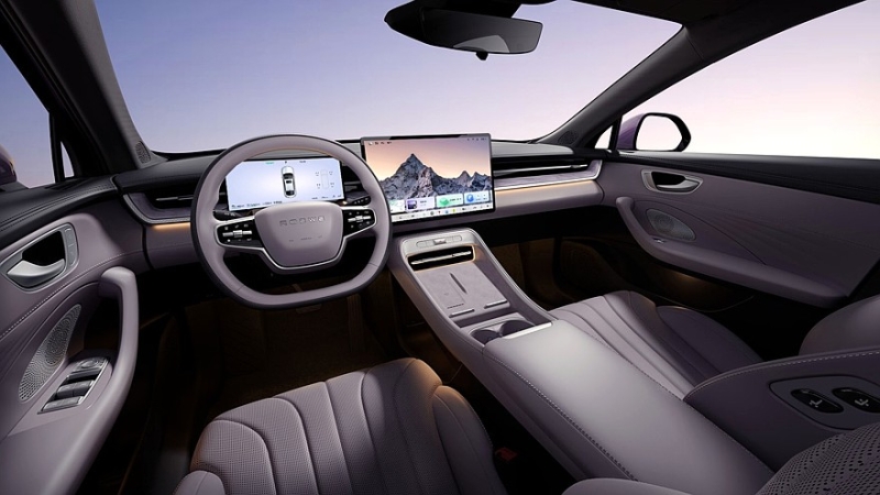 Бизнес-седан Roewe M7 выходит на рынок: дёшево и при этом богато