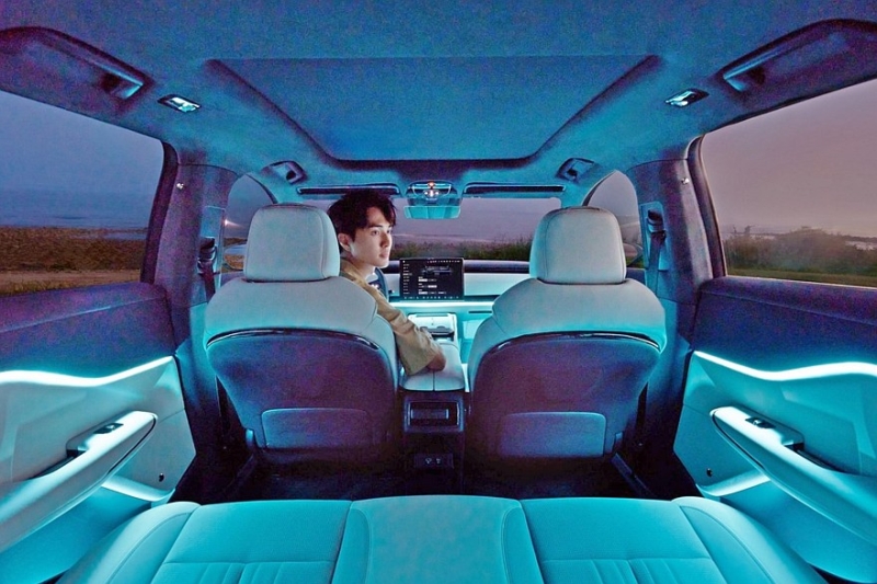 «Бюджетный» кроссовер Voyah Courage показал новый интерьер