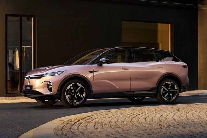 «Бюджетный» кроссовер Voyah Courage показал новый интерьер