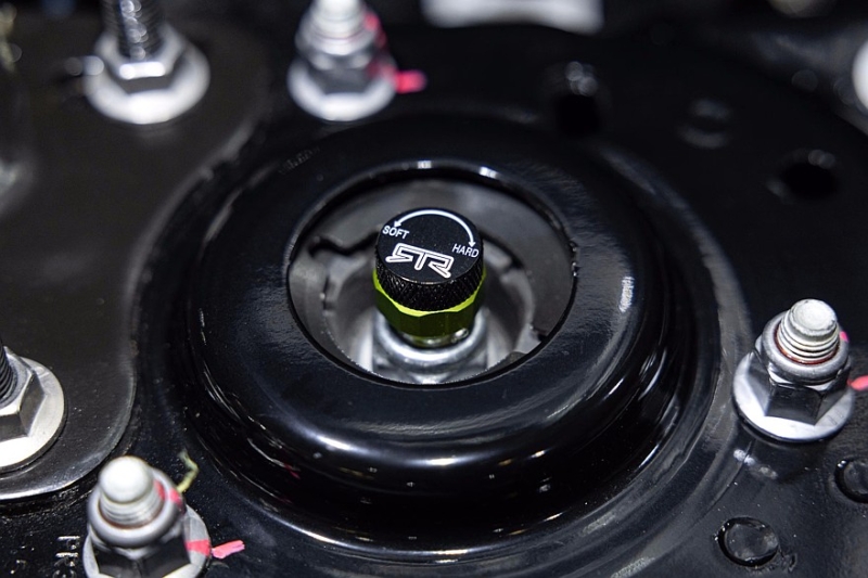 Ford Mustang RTR Spec 5: карбоновый обвес в стиле киберпанк, 882 л.с., можно выбрать МКП