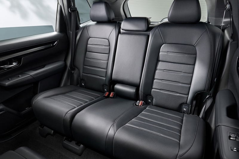 Honda CR-V готовится выйти на домашний рынок и подбирает аксессуары по торжественному случаю