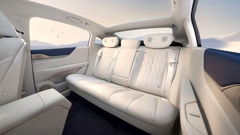 Китайский Buick Electra L7 готовится к премьере: библиотечная тишина и мощная «музыка»