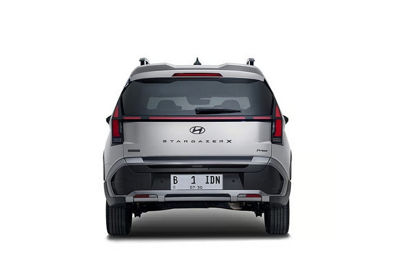 Компактвэн Hyundai Stargazer и его кросс-версия стали брутальнее после рестайлинга