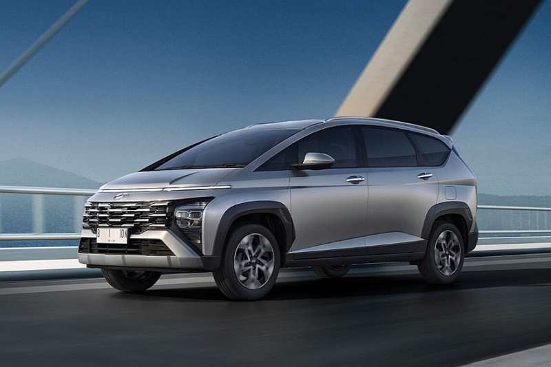 Компактвэн Hyundai Stargazer сменит имидж после рестайлинга: официальные изображения