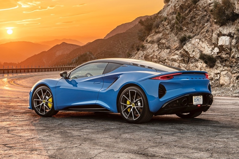 Кризисный Lotus увяз в реструктуризации и готовит гибридную версию спорткара Emira