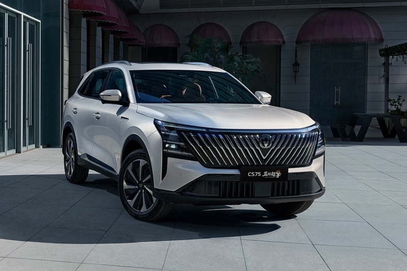 Кроссовер Changan CS75 Plus получил версию с другими техникой и дизайном