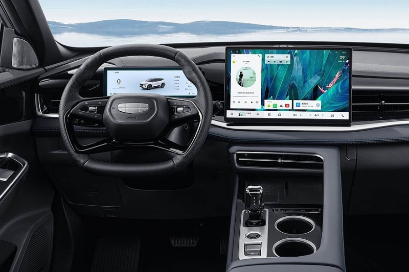 Кроссовер Geely Cityray преобразился снаружи и внутри