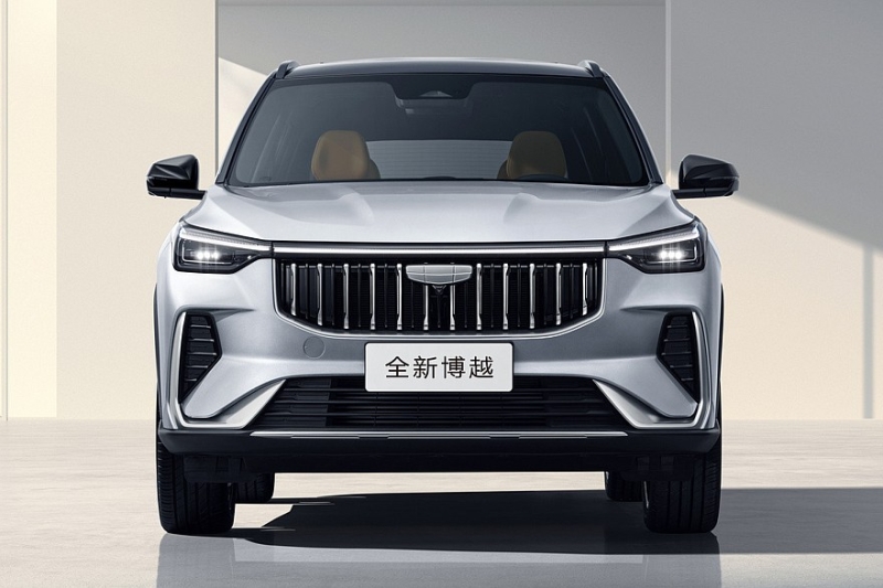 Кроссовер Geely Cityray преобразился снаружи и внутри