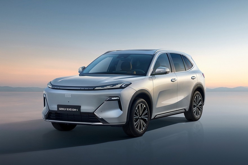 Кроссовер Geely EX5 EM-i для России: оснащение и техника