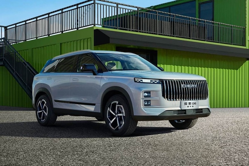 Кроссовер Omoda C7, который недавно стартовал в РФ, превратился в новый Chery Tiggo 7 Plus