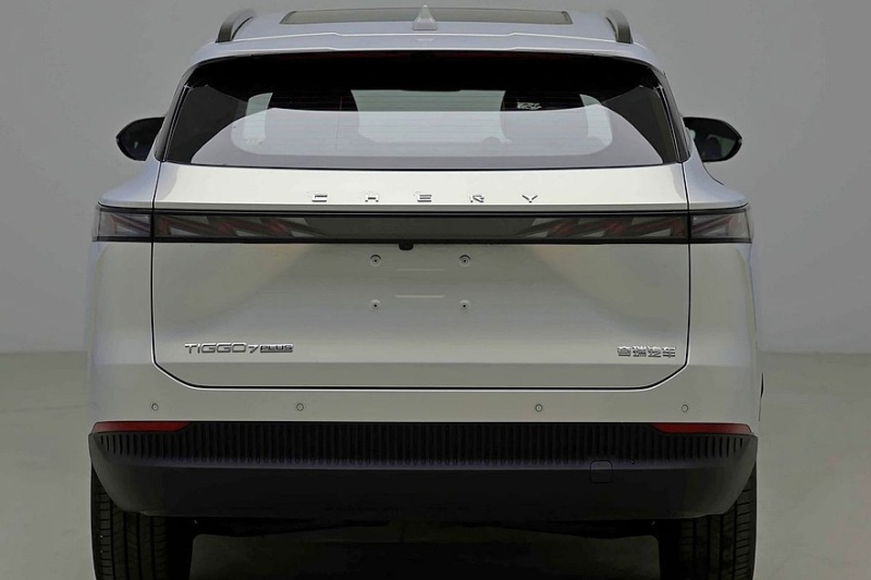 Кроссовер Omoda C7, который недавно стартовал в РФ, превратился в новый Chery Tiggo 7 Plus