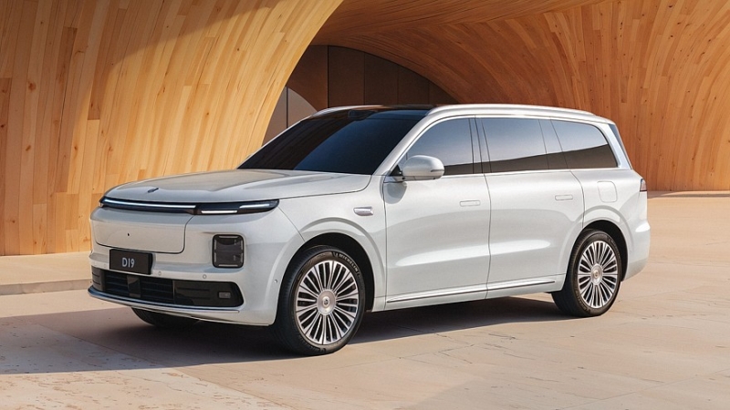 Leapmotor D19 выходит на рынок: 1000 вольт, богатое оснащение и очень агрессивные цены