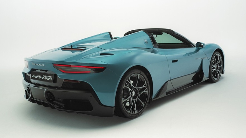 Maserati MCPura: роль нового суперкара исполнил MC20 с поправками во внешности и салоне