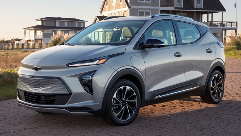 Новый бюджетный кроссовер Chevrolet Bolt будет не таким уж и новым: первые тизеры