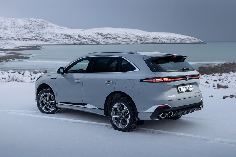 Новый Changan CS75 Plus стартует в России с топовым мотором и полным приводом: объявлены цены
