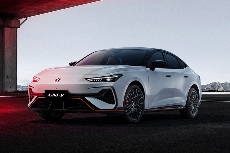 Новый Changan Uni-V с топовым мотором предложен по привлекательной цене