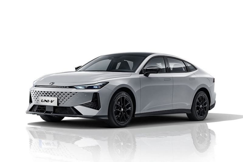 Новый Changan Uni-V с топовым мотором предложен по привлекательной цене