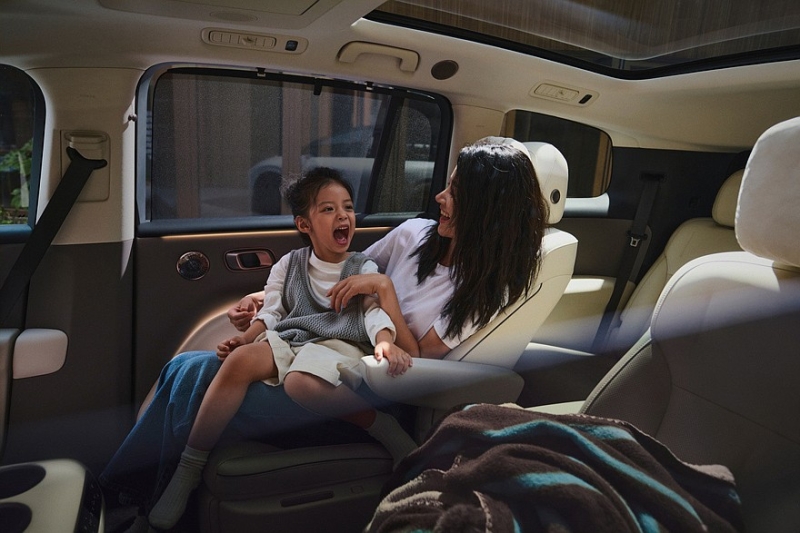 Новый кроссовер Li i8 готовится к старту продаж: рассекречен интерьер