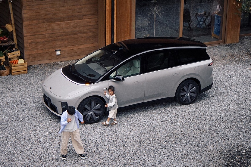 Новый кроссовер Li i8 готовится к старту продаж: рассекречен интерьер