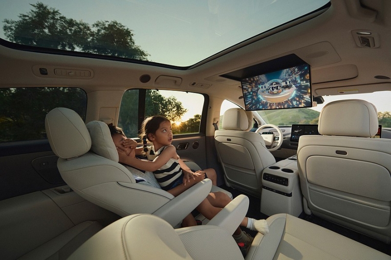 Новый кроссовер Li i8 готовится к старту продаж: рассекречен интерьер