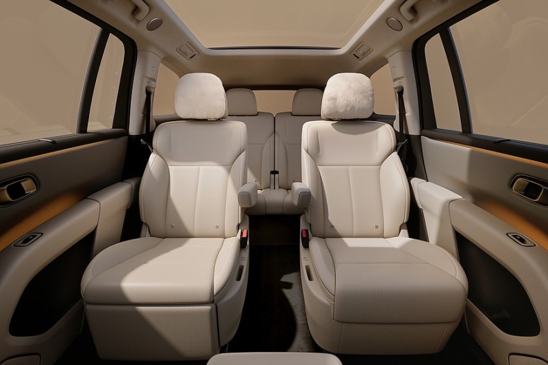 Новый кроссовер Li i8 готовится к старту продаж: рассекречен интерьер