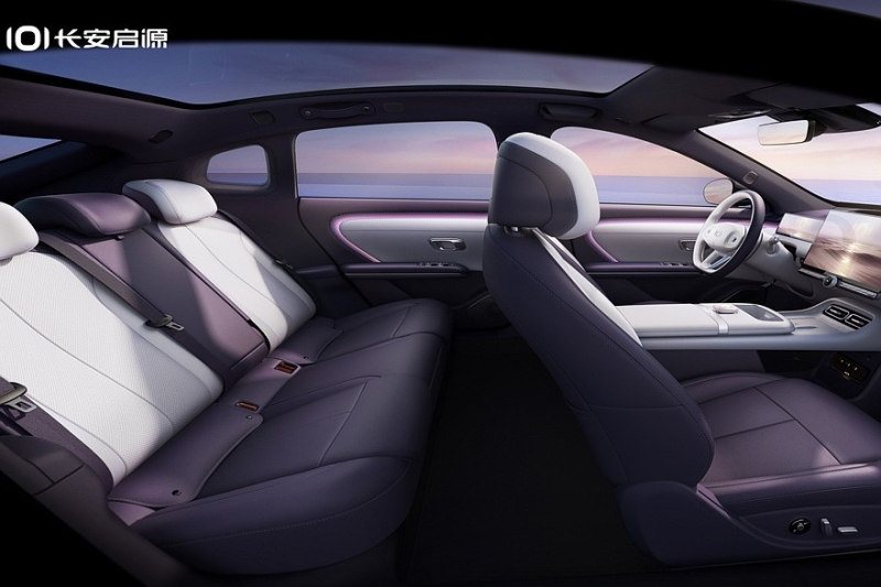 Новый лифтбек Changan Qiyuan A06 с несколькими вариантами начинки: показан интерьер