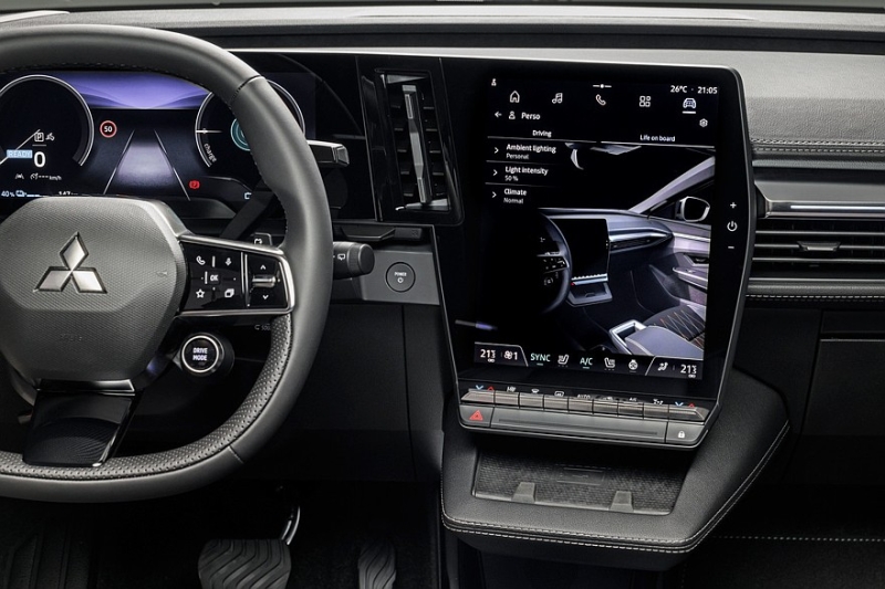 Новый Mitsubishi Eclipse Cross на базе Renault стартует с топовой начинкой