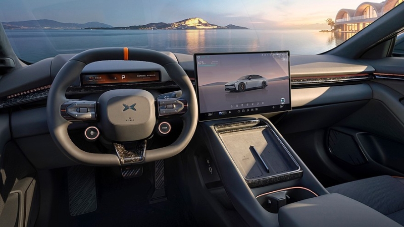 Новый Xpeng P7 выходит на рынок: крутой дизайн и очень богатое оснащение за свои деньги