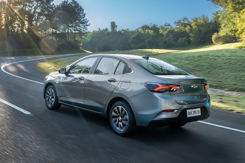 Обновлённый Chevrolet Onix: «живые» фото, подешевевшая база и другие уточнения