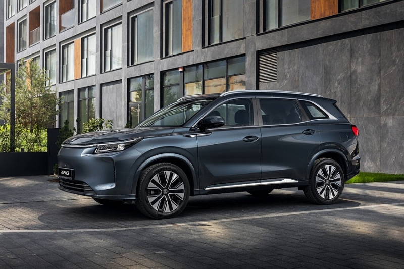 Обновлённый кроссовер Evolute i-Space скоро стартует в России: подробности