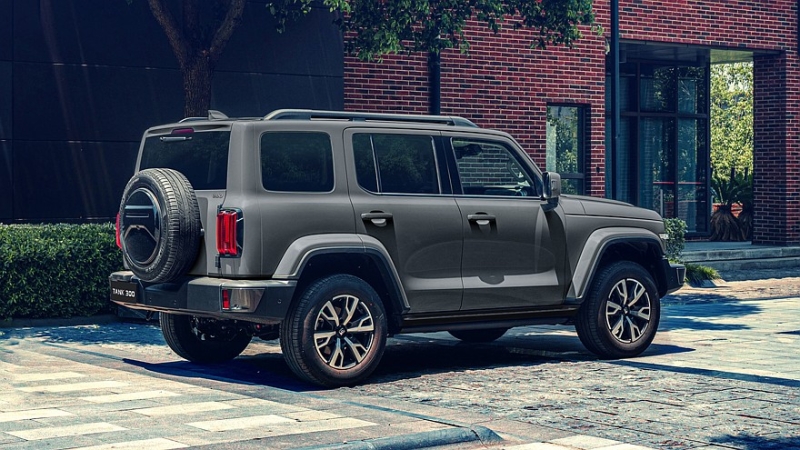 Обновлённый внедорожник Tank 300 выходит на российский рынок, цены известны