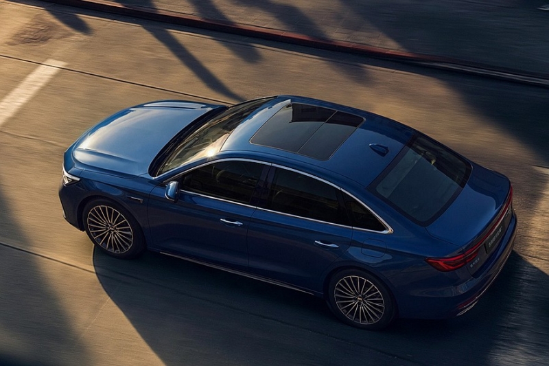 Полноприводный седан Geely Galaxy Starshine 7: новые фото и подробности