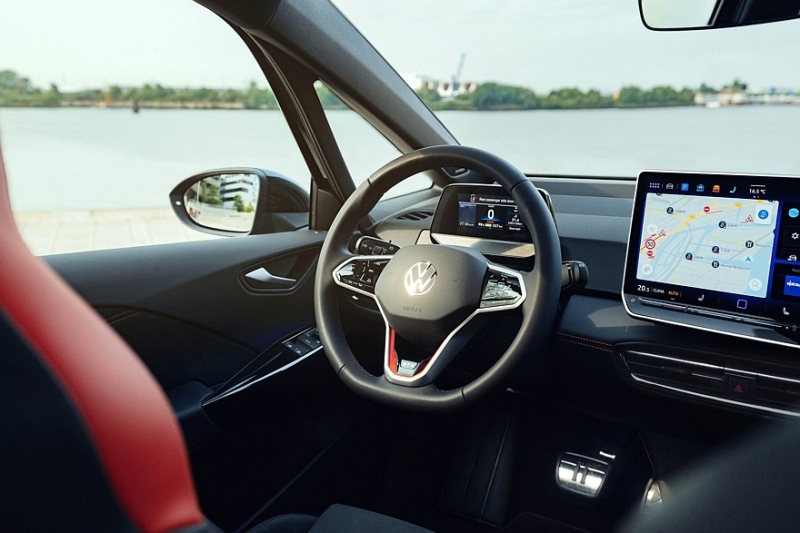 Привет из лихих 90-х: Volkswagen ID.3 GTX в спецверсии Fire+Ice стал серийным