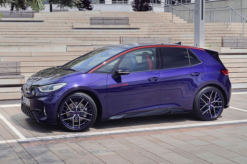 Привет из лихих 90-х: Volkswagen ID.3 GTX в спецверсии Fire+Ice стал серийным