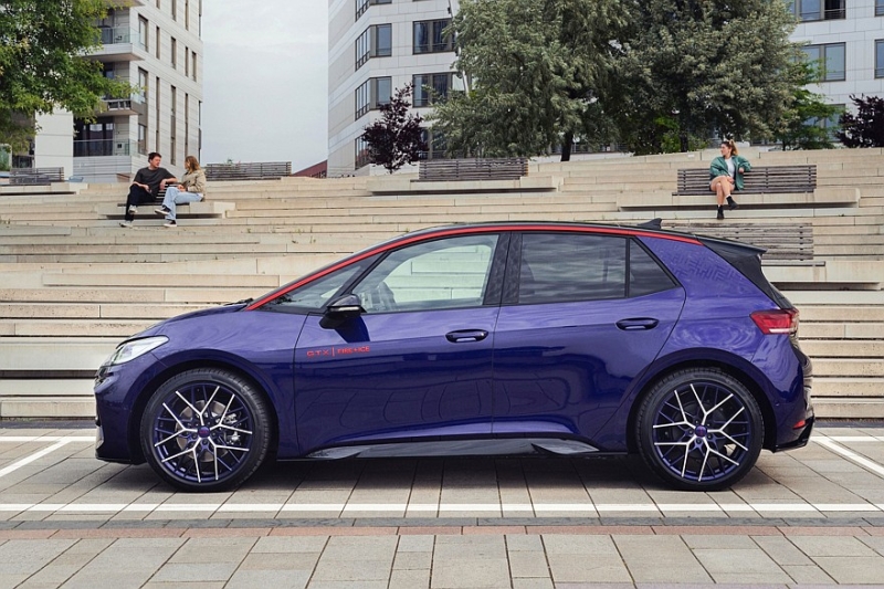 Привет из лихих 90-х: Volkswagen ID.3 GTX в спецверсии Fire+Ice стал серийным