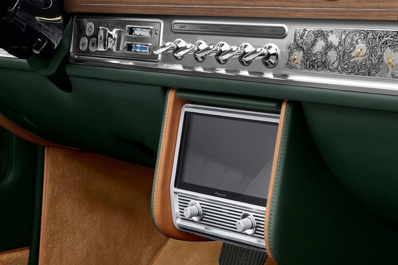 Рестомод Halcyon Great Eight на базе Rolls-Royce Corniche в стиле викторианской Англии