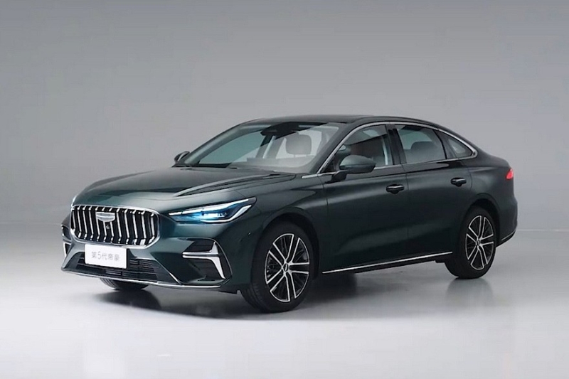 Седан Geely Emgrand нового поколения: показан интерьер