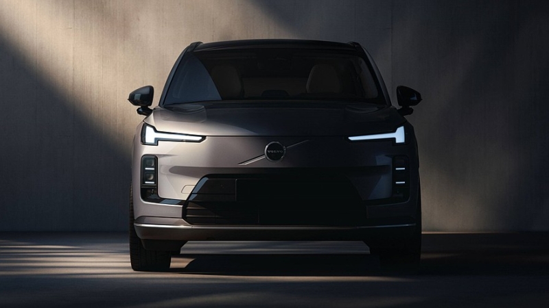 Шведы не готовы отказаться от ДВС: у флагманского кроссовера Volvo XC90 будет новое поколение